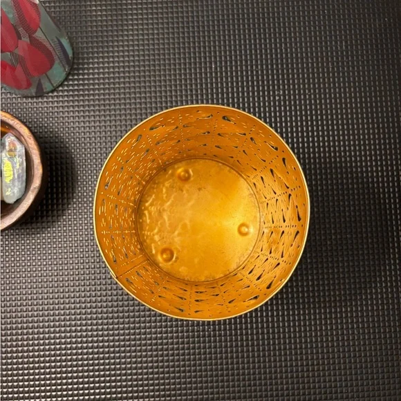 Gold Metal Candle Holder - Picture 2 of 6